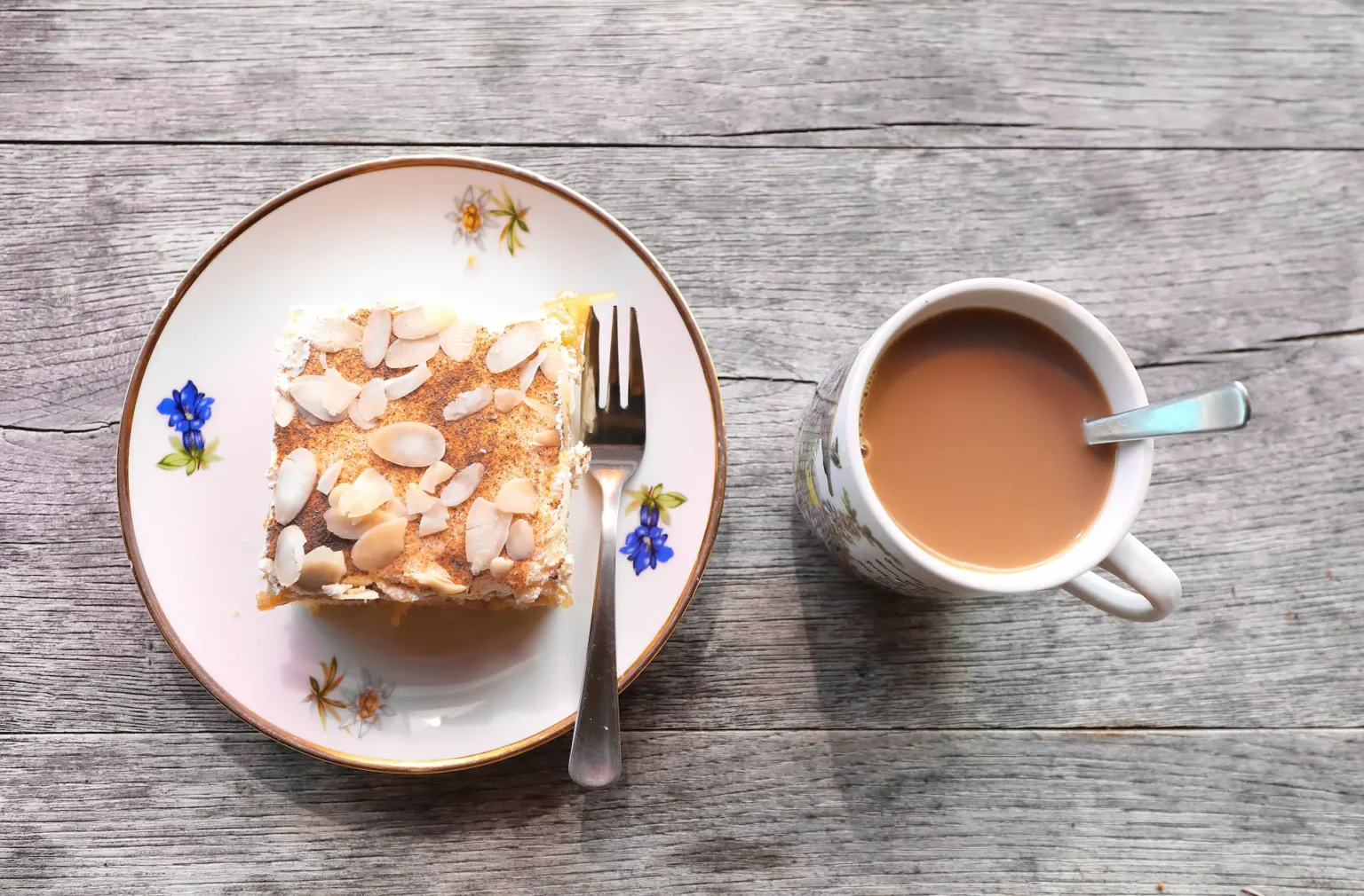 kaffee kuchen modereggalm